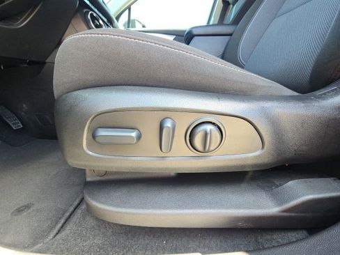 Used 2025 Chevrolet Blazer LT FWD image 19