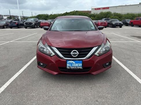Used 2017 Nissan Altima 2.5 SR w/ Midnight Edition Package FWD image 8