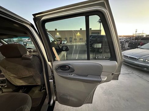 Used 2002 Chevrolet TrailBlazer LS w/ Preferred Equipment Group image 13