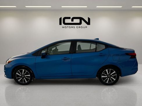 Used 2021 Nissan Versa SV image 3