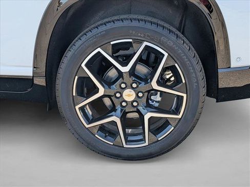New 2026 Chevrolet Traverse High Country w/ LPO, Floor Liner Package AWD/4WD image 10