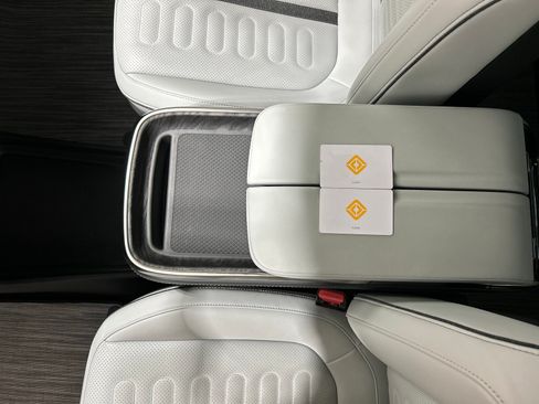 Used 2022 Rivian R1T Adventure AWD/4WD image 29