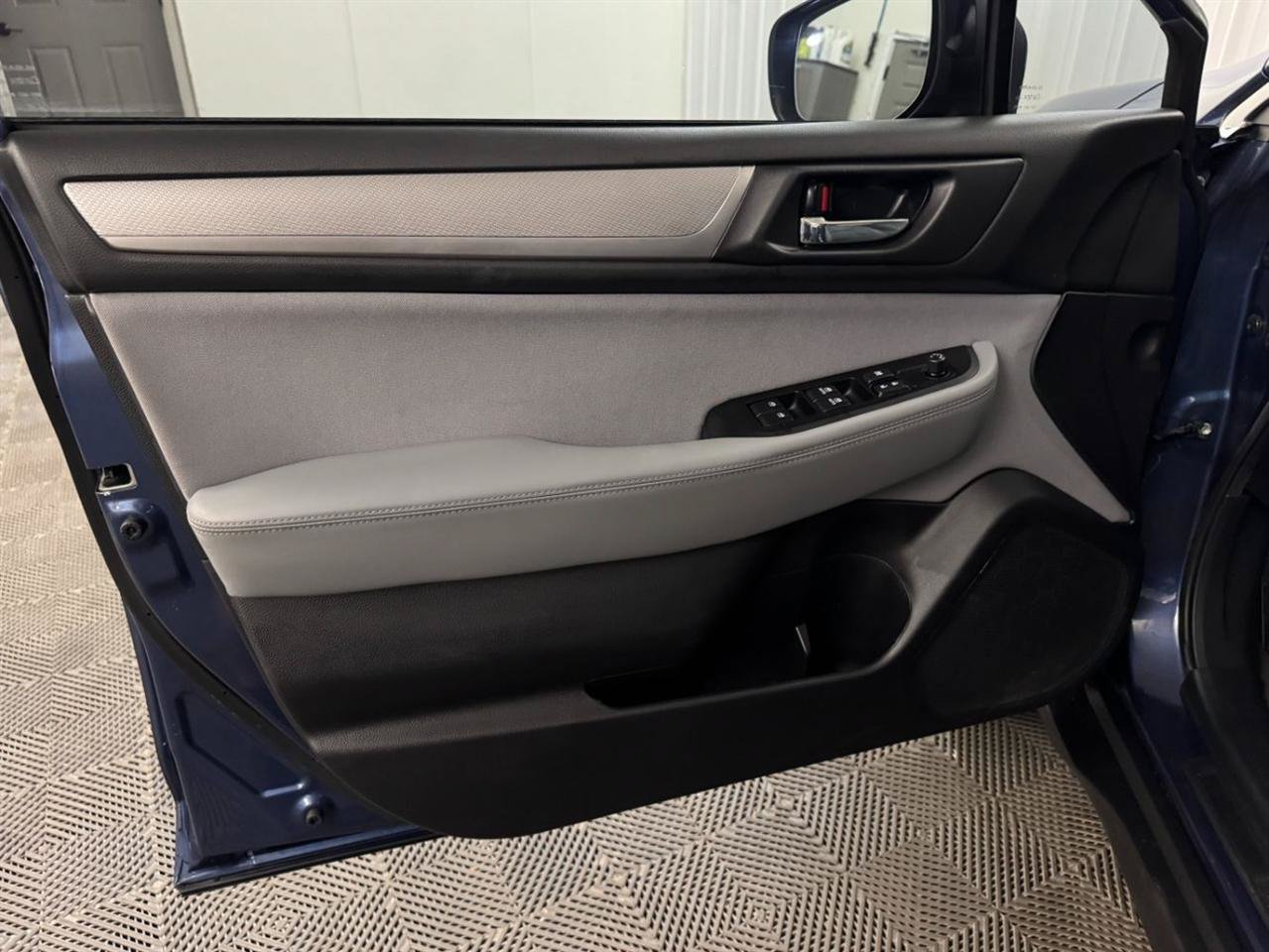 Used 2019 Subaru Outback 2.5i Limited AWD/4WD image 24