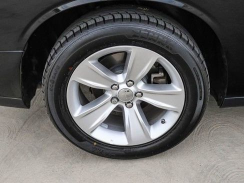 Used 2023 Dodge Challenger SXT image 13