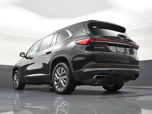 Used 2025 Buick Enclave Preferred w/ Power Package FWD image 25