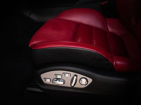 Certified 2023 Porsche Macan S AWD/4WD image 14