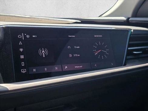 New 2025 Audi Q5 Prestige image 24