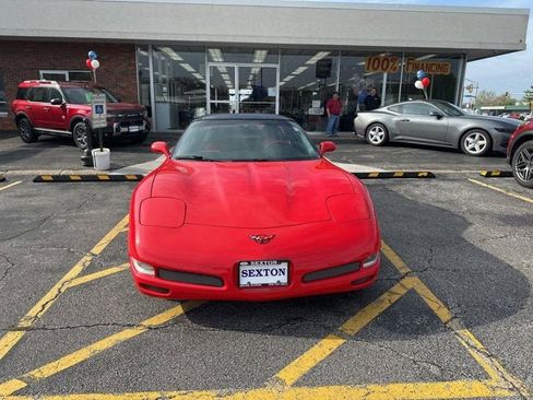 Used 1997 Chevrolet Corvette Coupe w/ Memory Pkg image 2