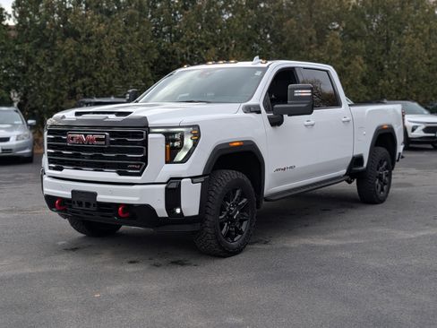 Used 2025 GMC Sierra 2500 AT4 w/ AT4 Premium Plus Package image 14