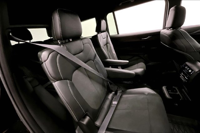 Used 2025 Jeep Grand Cherokee L Altitude AWD/4WD image 26
