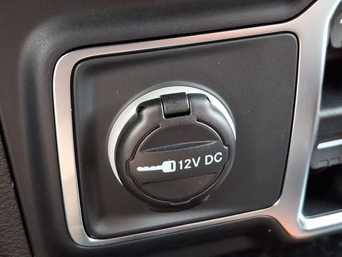 New 2026 Jeep Wrangler Unlimited Sahara w/ Whitecap Package AWD/4WD image 16