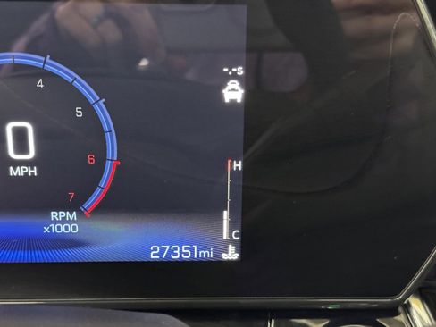 Used 2025 Chevrolet Trax RS image 30