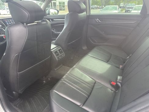 Used 2022 Honda Accord Touring image 12