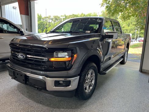 Used 2025 Ford F150 XLT w/ Equipment Group 301A Standard AWD/4WD image 4