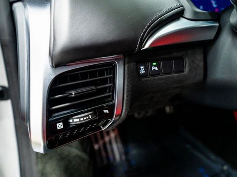 Used 2017 Acura NSX image 41