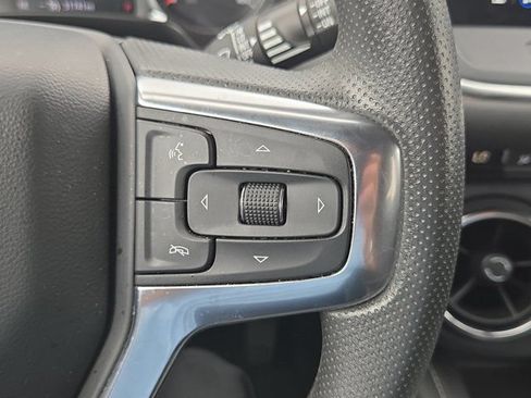 Used 2025 Chevrolet Blazer LT AWD/4WD image 21