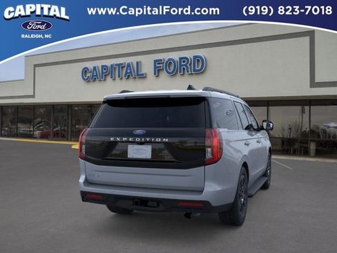 New 2026 Ford Expedition Active AWD/4WD image 8