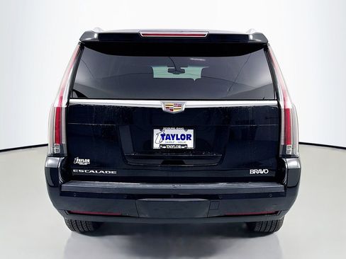 Used 2018 Cadillac Escalade 4WD image 6