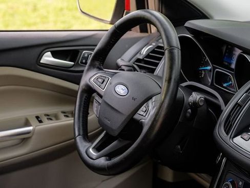 Used 2017 Ford Escape Titanium w/ Equipment Group 301A FWD image 19