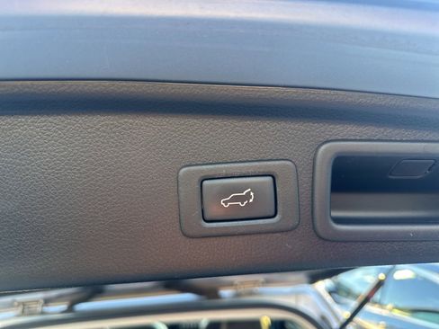 Used 2017 Subaru Forester 2.5i Touring w/ Rugged Package #2 image 10