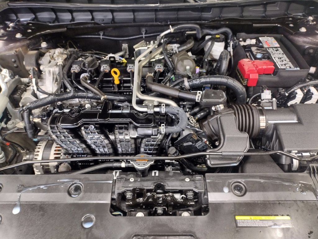 Used 2025 Nissan Altima 2.5 SV FWD image 8
