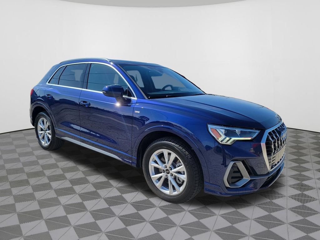 Used 2024 Audi Q3 2.0T Premium AWD/4WD image 4