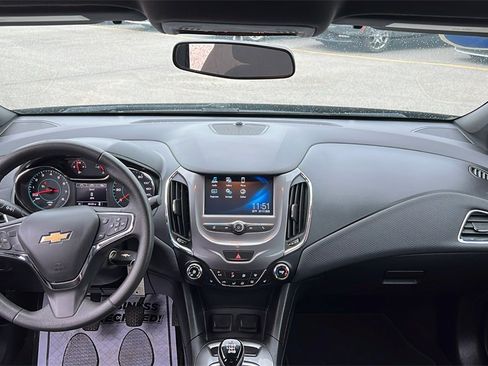 Used 2018 Chevrolet Cruze LT image 13