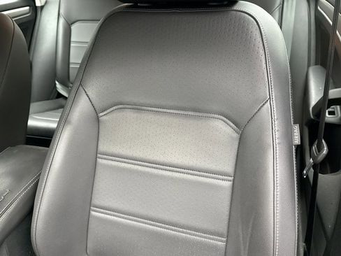 Used 2021 Volkswagen Passat 2.0T SE image 8