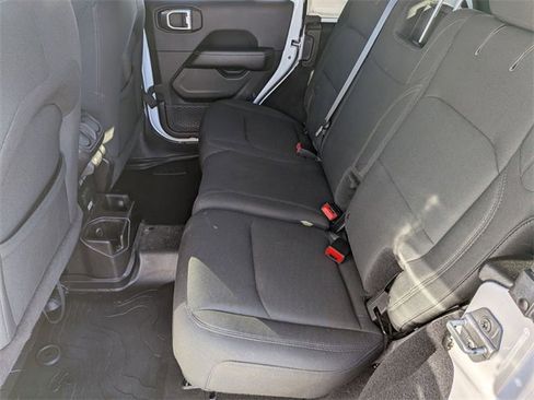 Certified 2018 Jeep Wrangler Unlimited Sahara image 23