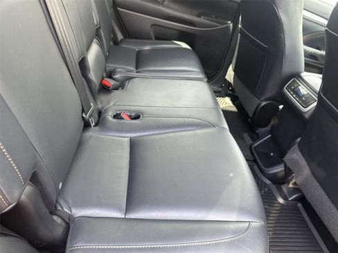 Used 2015 Toyota Highlander XLE AWD/4WD image 15