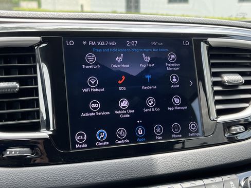 Used 2020 Chrysler Pacifica Touring-L w/ Advanced Safetytec Group FWD image 23