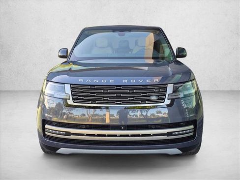 Used 2024 Land Rover Range Rover SE AWD/4WD image 2