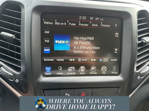 Used 2017 Jeep Cherokee Limited image 17