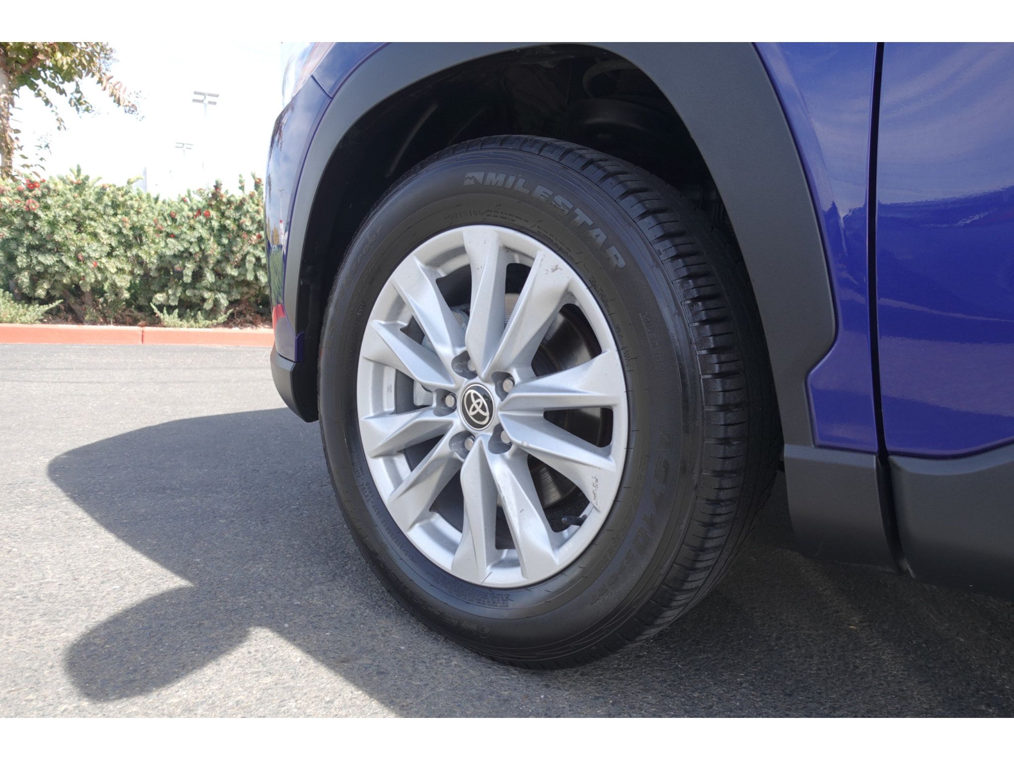 Used 2022 Toyota Corolla Cross LE AWD/4WD image 25