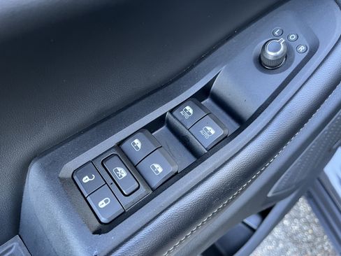 Used 2022 Jeep Grand Cherokee Limited 4xe image 12