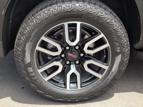 Used 2024 GMC Yukon AT4 w/ Technology Package AWD/4WD image 26