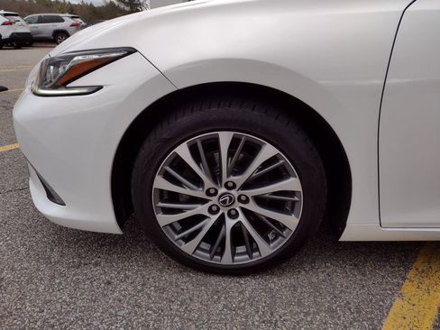 Used 2019 Lexus ES 350 image 9