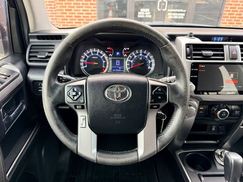 Used 2015 Toyota 4Runner SR5 image 10