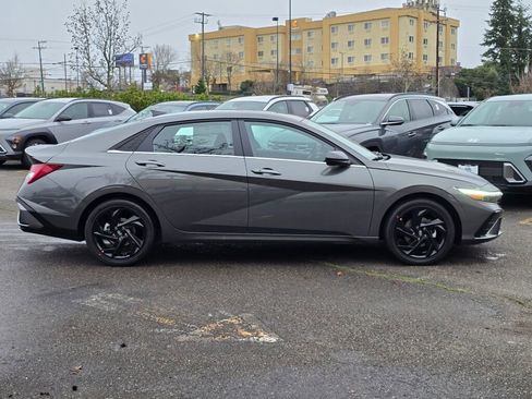 New 2026 Hyundai Elantra SEL Sport Premium image 8