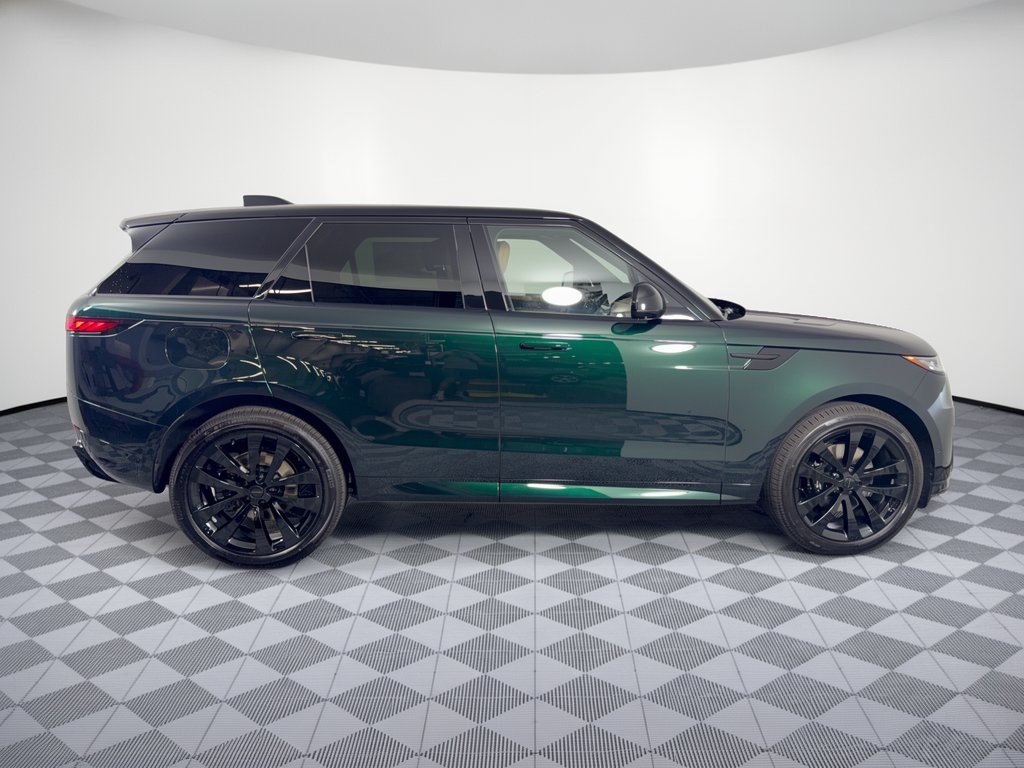 New 2027 Land Rover Range Rover Sport Dynamic SE AWD/4WD image 8