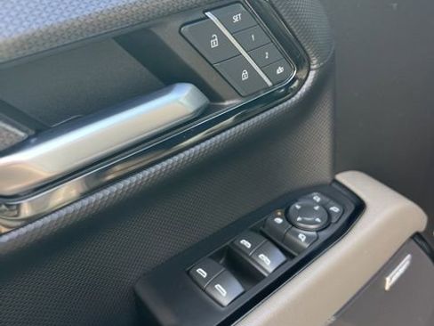 Used 2024 Chevrolet Silverado 1500 ZR2 w/ Technology Package AWD/4WD image 33