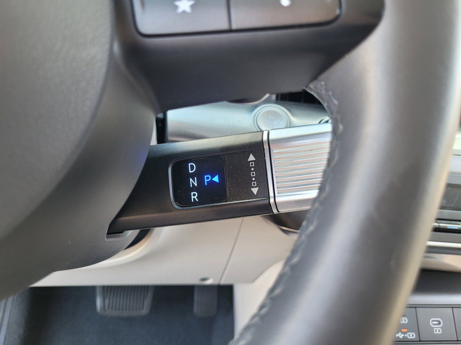 Used 2024 Hyundai Kona SEL FWD image 23