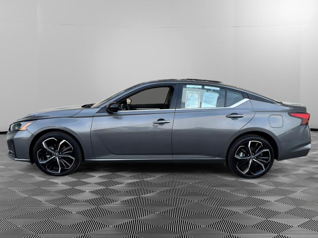 Used 2025 Nissan Altima 2.5 SR AWD/4WD image 7
