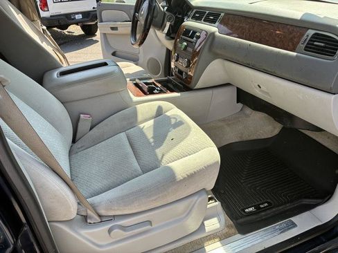 Used 2007 Chevrolet Tahoe LT w/ Skid Plate Package AWD/4WD image 17
