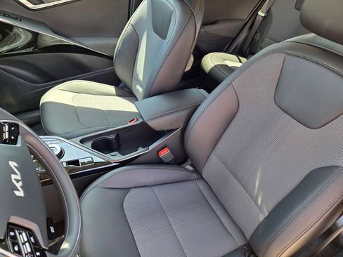 New 2026 Kia Niro Wind FWD image 16