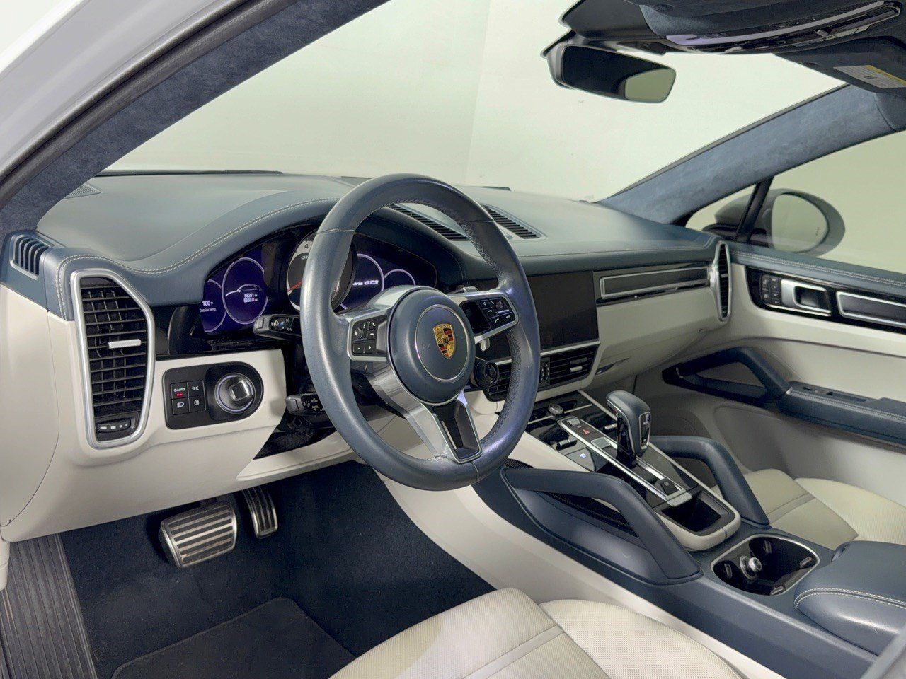 Used 2022 Porsche Cayenne GTS AWD/4WD image 4