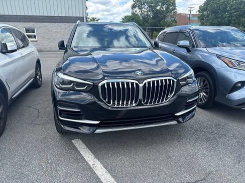Used 2023 BMW X5 xDrive40i w/ Premium Package AWD/4WD image 3