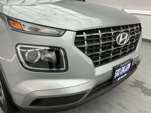 Used 2025 Hyundai Venue SEL image 26