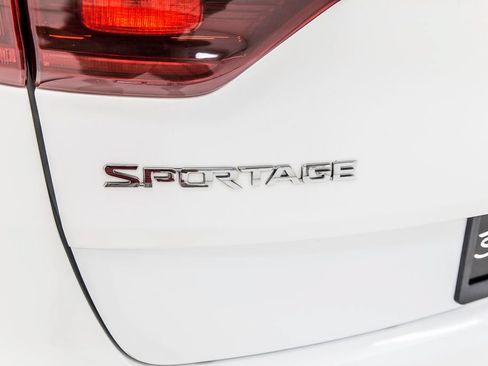 Used 2022 Kia Sportage LX FWD image 11