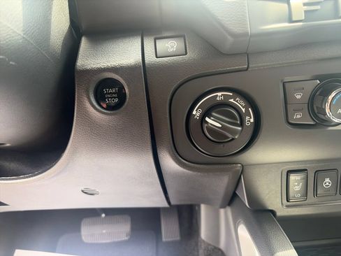 New 2026 Nissan Frontier SV w/ SV Convenience Package AWD/4WD image 32